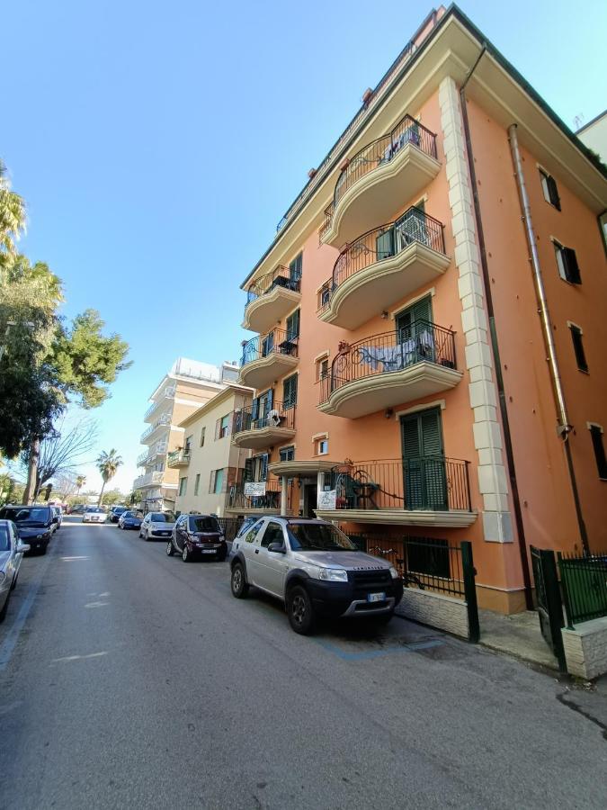 Residenza Topazio Сан-Бенедетто-дель-Тронто Экстерьер фото