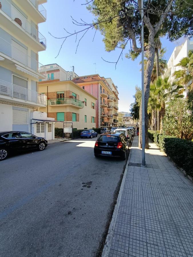 Residenza Topazio Сан-Бенедетто-дель-Тронто Экстерьер фото